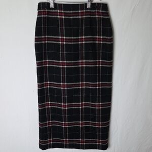 Talbots Plaid Black and Red Skirt Wool Blend Italian fabric Women's 6 Petite